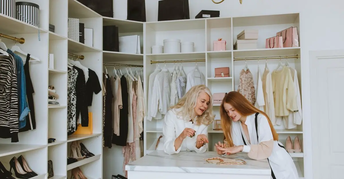 Les pièces incontournables pour une garde-robe chic et élégante