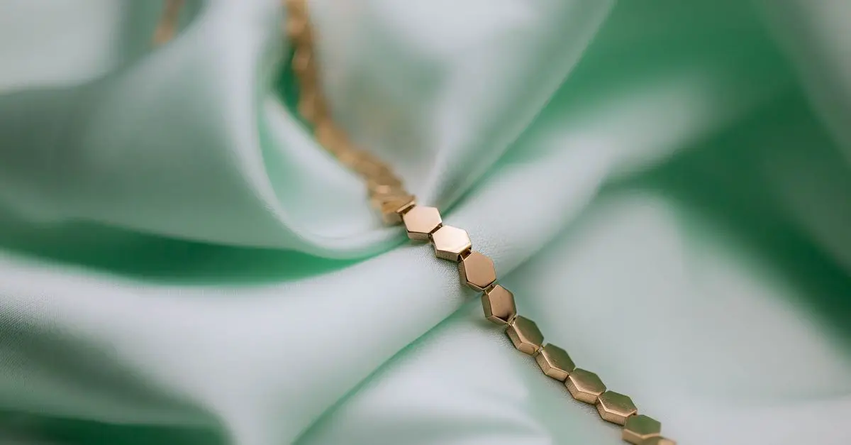 Comment choisir les accessoires parfaits pour un look chic