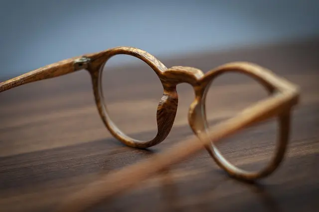Comment intégrer des pièces vintage dans votre garde-robe chic
