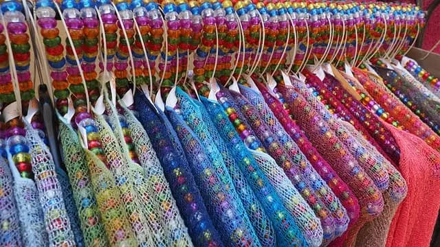 Comment choisir des vêtements chics et durables pour chaque saison