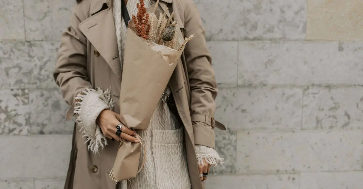 Comment choisir le trench coat parfait pour un look chic